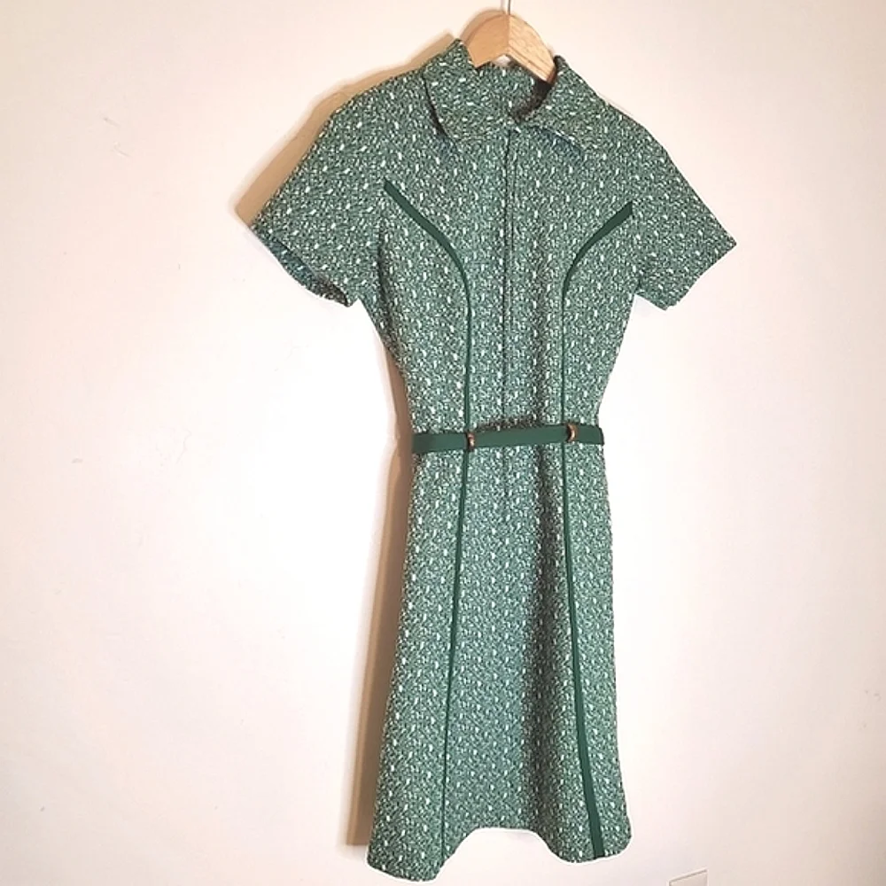 Speedy Green 70s Athletic Polyester Zip-Up Dress with Waist Tie - Picture 14 of 14